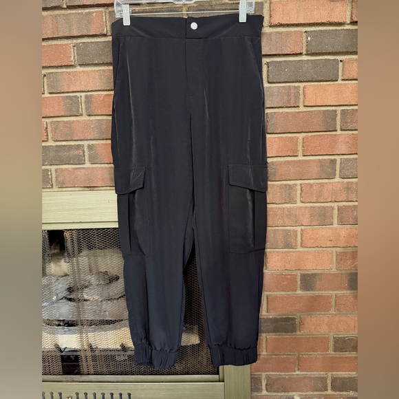 Zara Black cargo jogger Size Large with elastic back waist & ankles. - Picture 11 of 11